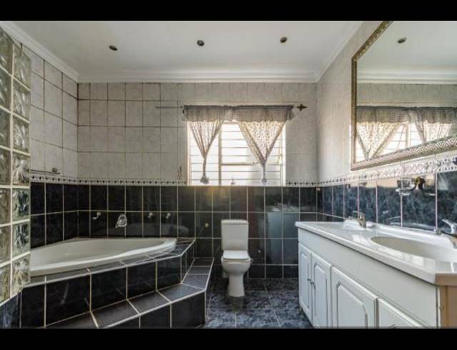 3 BEDROOM HOUSE FOR SALE IN SUNWARD PARK